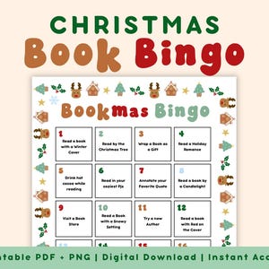 Puede incluir: Una tarjeta de juego de Bingo de libros navideños con el título Bookmas Bingo. La cuadrícula contiene dieciséis casillas numeradas con tareas de lectura, rodeadas por un borde de renos, casas de jengibre, árboles y acebo.
