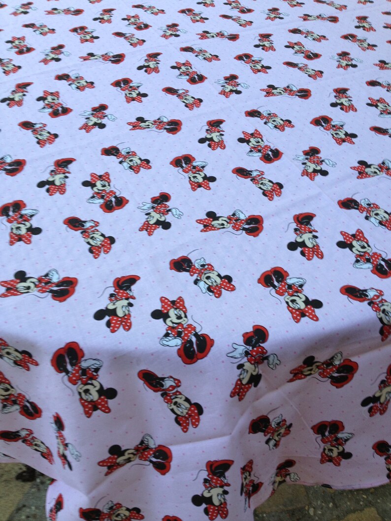 disney minnie mouse deluxe art table
