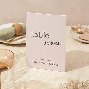 Tischnummer Schild | Hochzeit Zeichen | A5 Robustes Foamex Schild | Blush Schrift