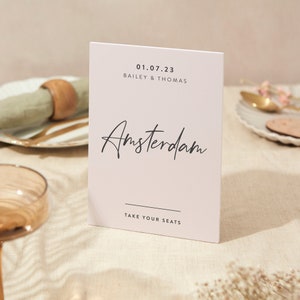 Tisch Namensschild | Hochzeit Zeichen | A4 Robustes Foamex Schild | Moderne Minimal Schrift