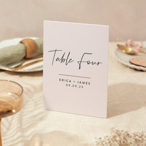 Nummerbord tafel | Trouwbord | A4 stevig bord van Foamex | Modern minimaal schrift