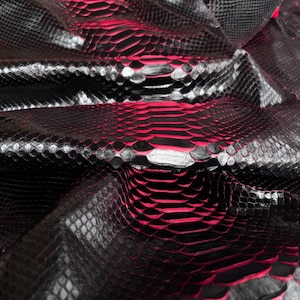 Piel de pitón reticulada auténtica con corte en el lomo / Piel de serpiente exótica sin blanquear, mezcla de negro y rojo / Piel de pitón de primera calidad para bolsos y artesanías