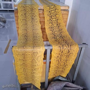 Piel auténtica de pitón birmana con corte en el vientre / Piel de serpiente amarilla sin blanquear / Piel exótica para bolsos, carteras y artesanías de lujo