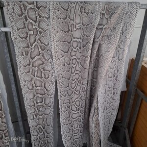 Piel auténtica de pitón birmana con corte en el vientre / Piel de serpiente natural sin blanquear / Piel exótica para bolsos, carteras y artesanías de lujo.