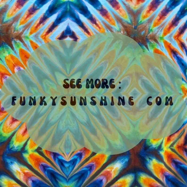 Puede incluir: Un fondo de tie-dye colorido con una forma de nube blanca que contiene el texto "SEE MORE: FUNKYSUNSHINE.COM".