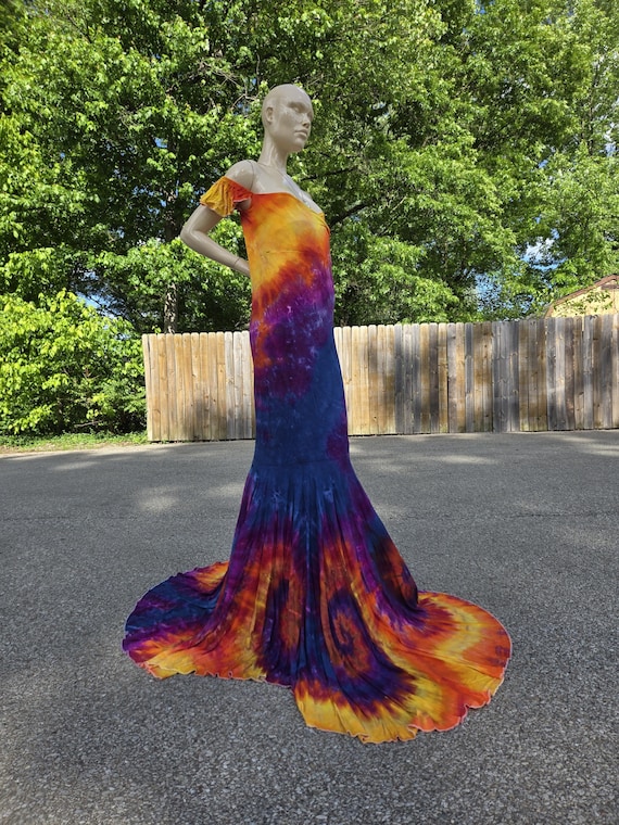 blue tie dye maternity dress Blue Tie-Dye Maternity Kaftan Dress – Comfortable Cotton Pregnancy Wear –  Indiaista.com main image 0