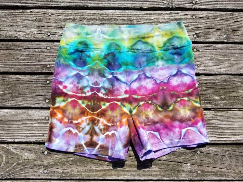 Funky Tie Dye Ladies Yoga Shorts size medium w17