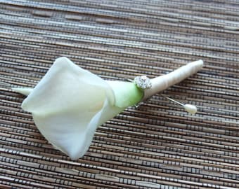 Men's Boutonniere, Ivory Calla Lily with Ivory Ribbon, Lapel Pin, Silk Flower Corsages, Groomsman Gifts, Boho Wedding, Prom Accessories