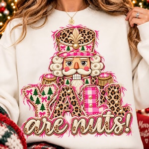 Kerstmis Vrolijke Notenkraker Grappig Te Veel Doen Holly Jolly Trendy Verweerde PNG, Vakantie Shirt Ontwerp Pod Dtf Kerst png sublimatie populair