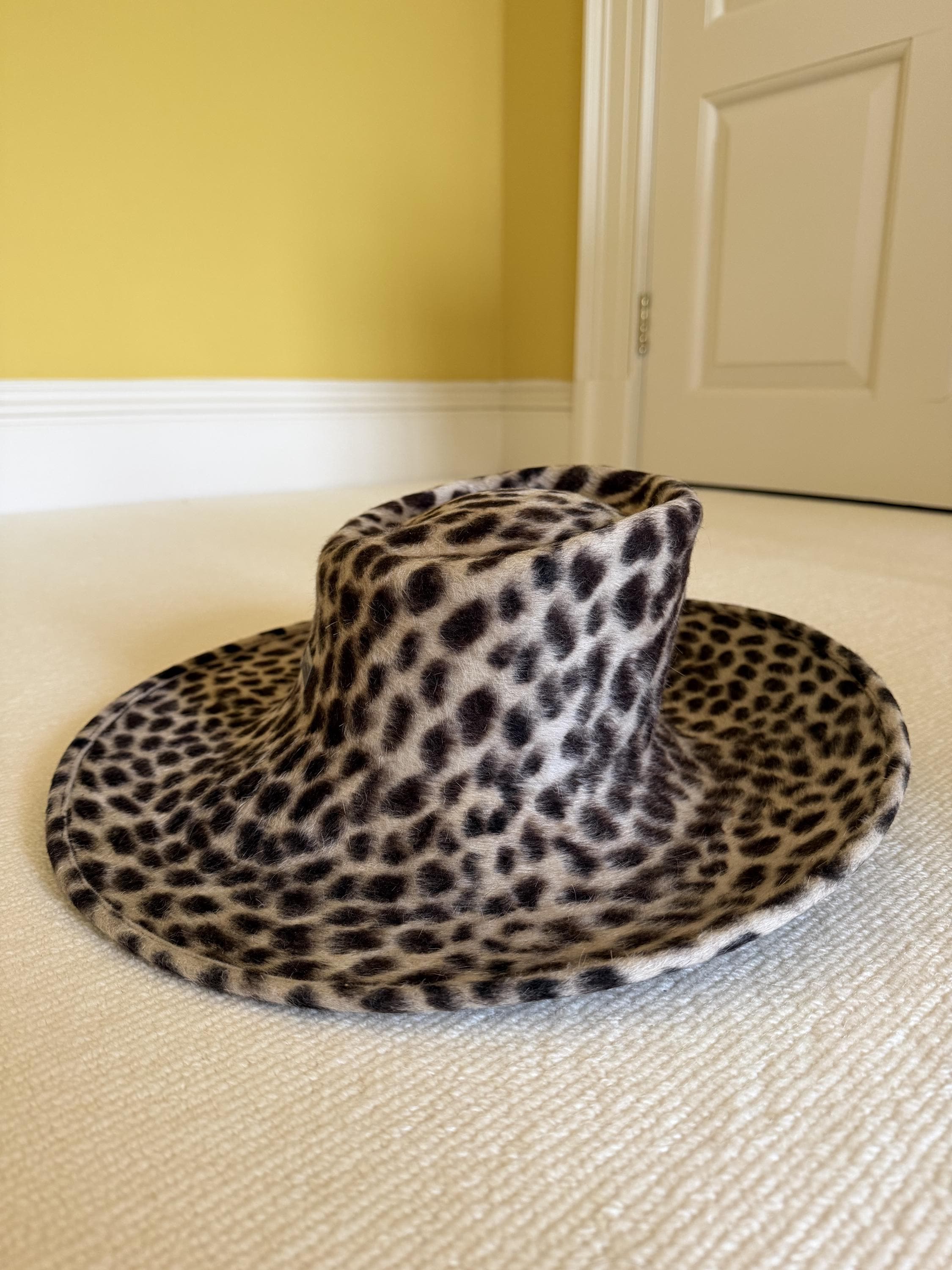 フィリップ・トレーシー　ハット　アニマル柄 Philip treacy - Etsy 日本