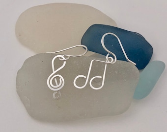 Treble Clef and Eighth Note Earrings, Sterling Silver, handmade, music lover, notes, hammered silver, light weight, small/short dangle