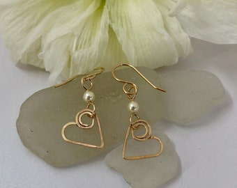 HEART & PEARL EARRINGS, Gold Swirly Hearts, Lightweight, Short Dangle, Positively Perfect for you or your Loved One, Gift for Valentines Day