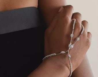 Catena da mano con diamanti, bracciale a schiava, bracciale da dito, gioiello da sposa per la mano, delicata imbracatura per la mano, catena da mano per matrimonio, regalo di lusso