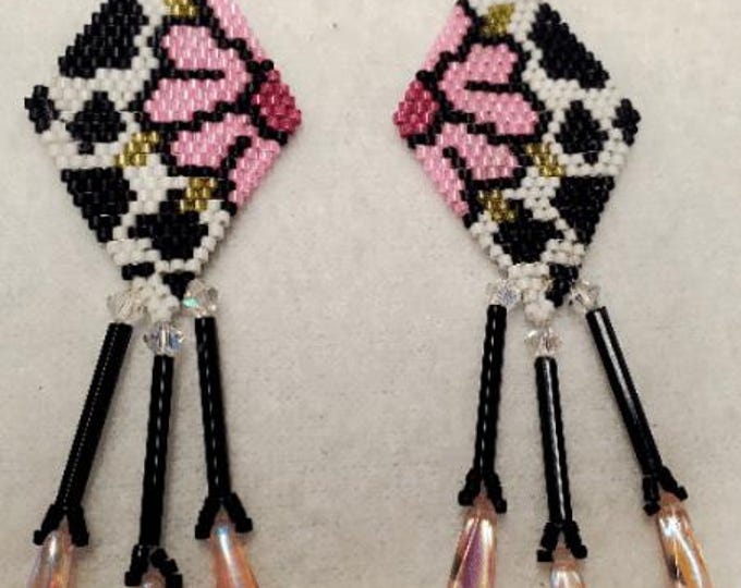 Pink Flower glass beaded earring