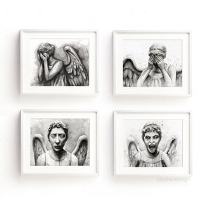 K&ouml;nnte beinhalten: Set aus vier Schwarzwei&szlig;-Aquarell-Illustrationen von Weeping Angels aus der Fernsehserie Doctor Who. Jeder Engel ist mit seinen H&auml;nden, die sein Gesicht bedecken, und Fl&uuml;geln dahinter dargestellt. Die Illustrationen sind in wei&szlig;en Rahmen gerahmt.