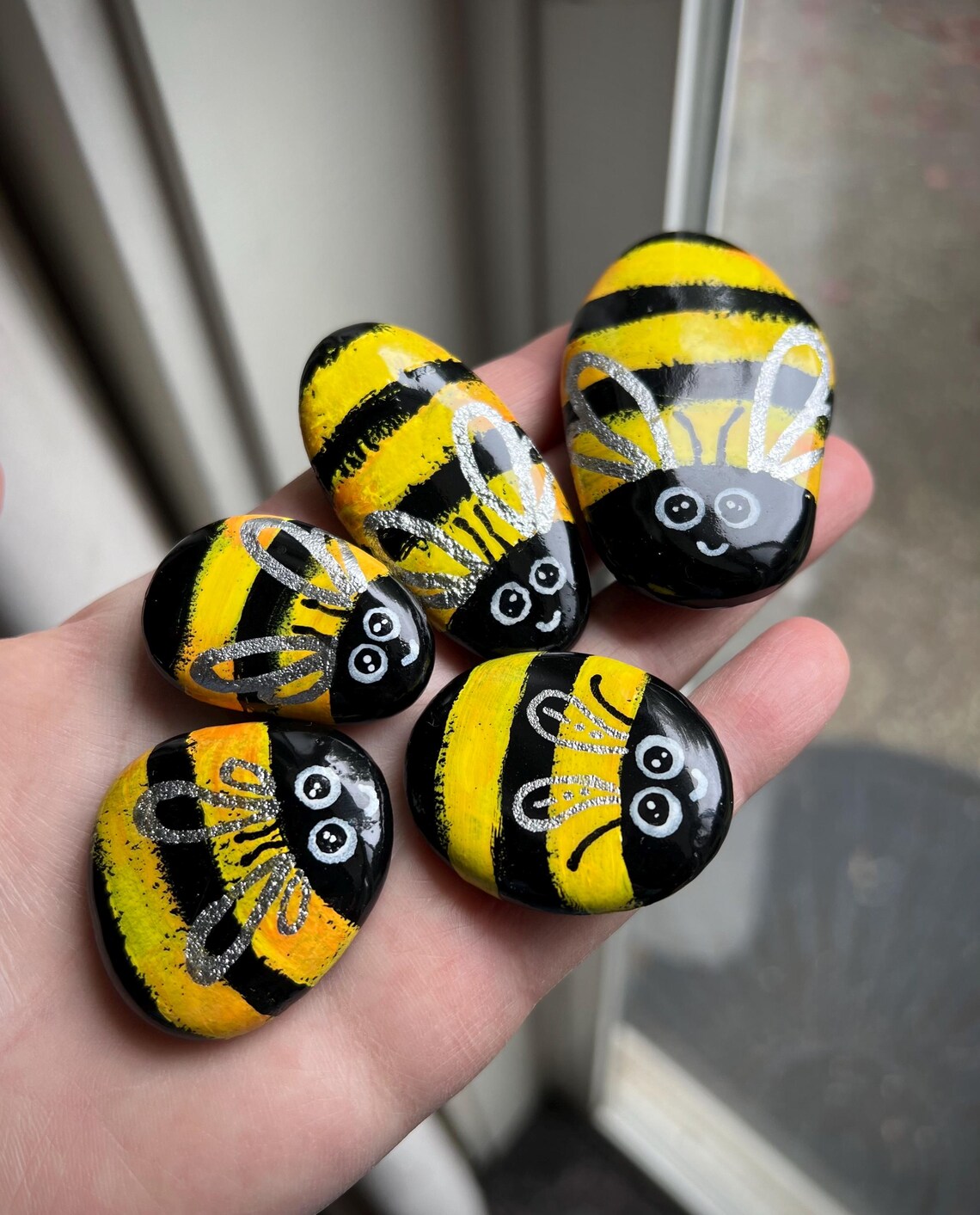 Bee Painted Rocks, Resin Coated Bumble Bee Garden Decor, Set of 5 - Etsy