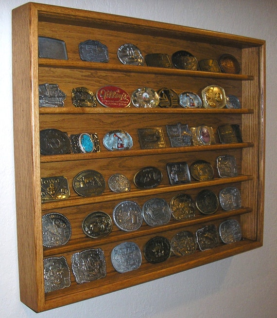 how to display belt buckles