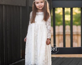 Robe chérie en dentelle blanche à manches longues (prête à expédier) - demoiselle d'honneur, mariage, tenue, fille, bambin, campagne, robe rustique, automne, hiver