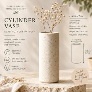 Op de afbeelding: Een gespikkelde gebroken witte cilindervormige keramische vaas met een platte bodem en open bovenkant. De vaas is 14,5 cm hoog met een opening van 6 cm binnendiameter. De tekst op de afbeelding bevat Cylinder Vase Slab Pottery Pattern.