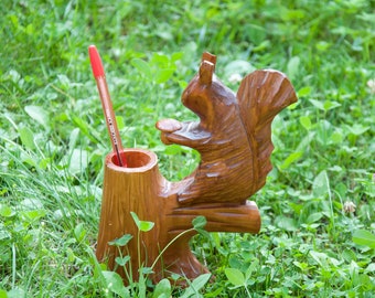 木彫りのリス、ビンテージのリス、リスの置物、手作りのリスの彫刻