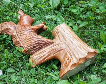 木彫りのリス、ビンテージのリス、リスの置物、手作りのリスの彫刻