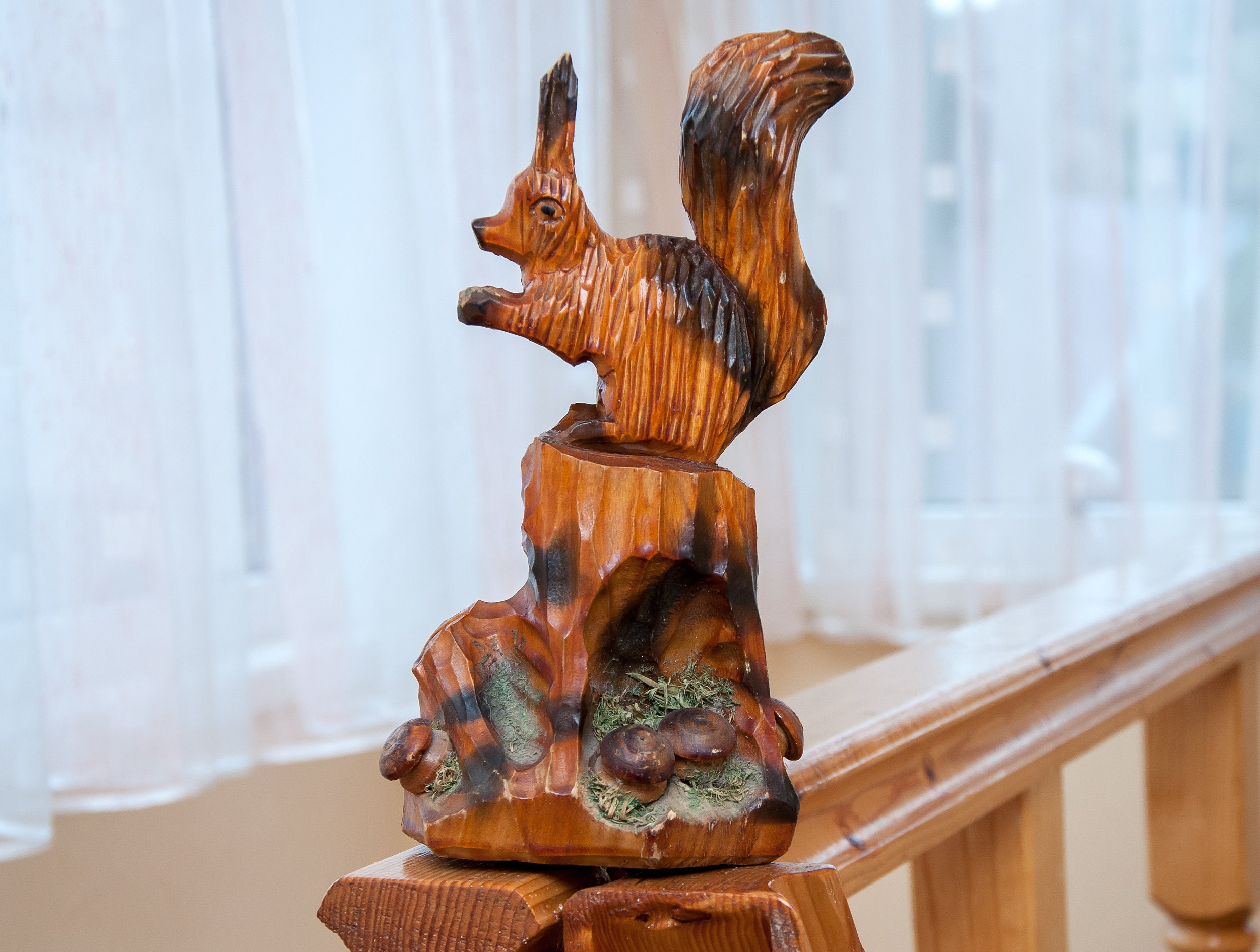 木製リス、ヴィンテージ彫刻木製リス、リスの置物、手作りリス彫刻
