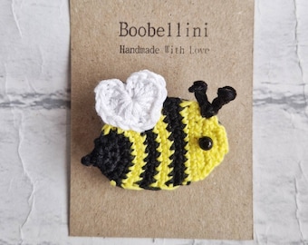 Broche de abeja de ganchillo hecho a mano, accesorios de moda lindos, accesorios kitsch, pin de moda de abeja, accesorios de abeja, broche de insectos, pin de abeja para niños