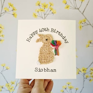 Gepersonaliseerde handgemaakte haak bunny boeket speciale verjaardagskaart, bunny card, schattige verjaardagskaart, aandenken verjaardagskaart
