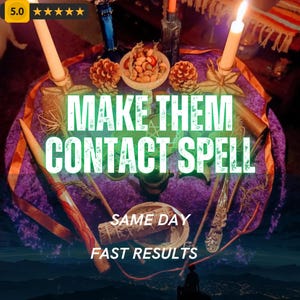 Può includere: Una tovaglia da altare viola con il testo MAKE THEM CONTACT SPELL e SAME DAY FAST RESULTS, disposta con due candele bianche accese, pigne, una ciotola di noci, un fascio di salvia e una bacchetta metallica su una superficie circolare.