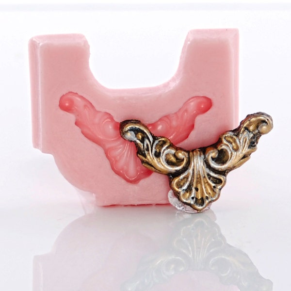 Silicone Mold Corner Scroll or Jewelry Piece - Food Safe Mold - Fondant Mold - Resin Jewelry Mold - Polymer Clay Mold - Metal Clay  (731)