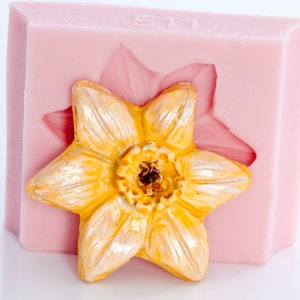 Daffodil Silicone Cabochon Mold for Jewelry, Crafts, Scrapbooking use with Polymer Clay, Wax, Soap, Epoxy Resin and More (511)