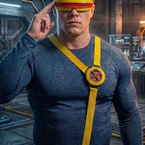 3D Printed Cyclops Cosplay Visor - 90s Mutant Superhero Tactical Eyewear Prop, Two-Tone Red & Yellow PLA Costume Accessory