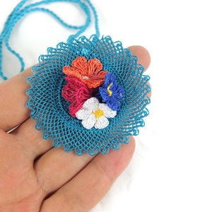 Poppy Necklace Green Crochet Medallion  Pendant Necklace with Crochet Poppy flower Fiber Jewelry Turkish Oya Crochet Jewelry