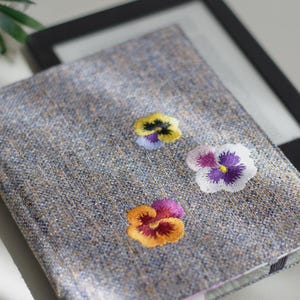 kobo case Pansy Flower Embroidery Kobo Clara cover Handmade gift Grey canvas Kobo Sage case Elipsa, Libra colour personalised stylus pocket