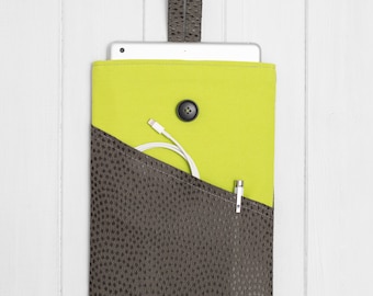 Green Fabric Galaxy Tablet Sleeve – Handmade Padded Cover with Pocket