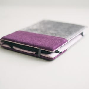 Etui Kindle gris violet velours papier scribe, couverture blanche motif ethnique kindle Etui personnalisé en tissu fait main Cadeau personnalisé