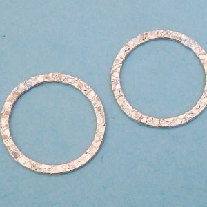 2 Stück, flache strukturierte Kreis Ringglieder, Gold gefüllt, 14,8 mm, GFL100