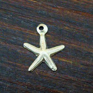 10 Pieces, Small and Thin Starfish, 14k Gold Filled, 7mm x 9mm, with Hollow Back, GFCHP112