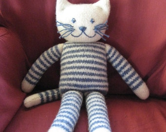 Plush Felted Kitty PDF Knitting Pattern, Cat stuffed toy,  plushie, easy