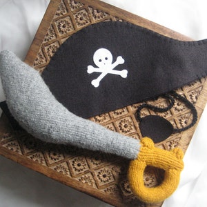 Pirate Sword PDF KNITTING PATTERN, stuffed toy