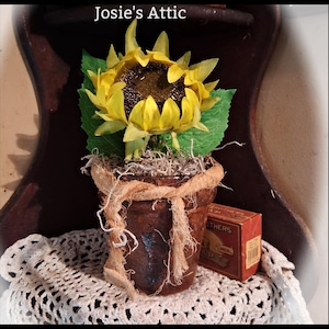 Handmade Pantry Distressed Primitive Rustic Farmhouse Grungy Distressed  Grungy Blooming Sunflower in Clay Pot