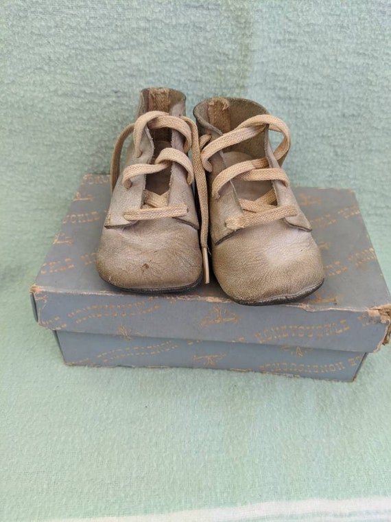 Honeysuckle Crib Shoes for baby,small, leather boo