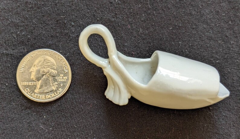 Porcelain invalid feeder vintage early 20thc. white