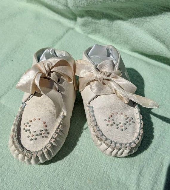 Crib Shoes for baby,by Leada,small, leather bootie