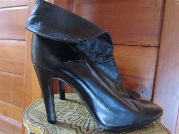 Vintage 1980s Stiletto Black Leather Ankle Boots S