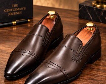 Handgefertigte Penny Loafer aus braunem Leder, klassische, formelle Slipper
