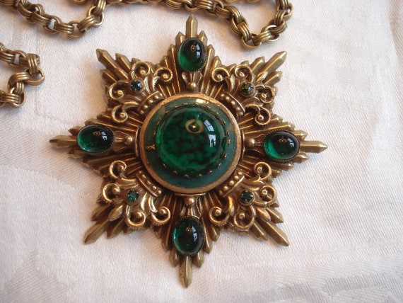 Vintage Emerald Green Cabochon Starburst Cross Pe… - image 1