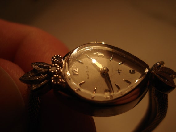 Hamilton 10K White Gold and Diamond Teardrop-Shaped W… - Gem display picture 3