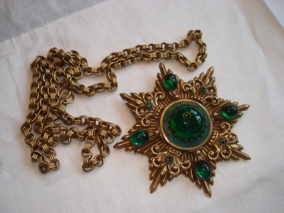 Vintage Emerald Green Cabochon Starburst Cross Pe… - image 2