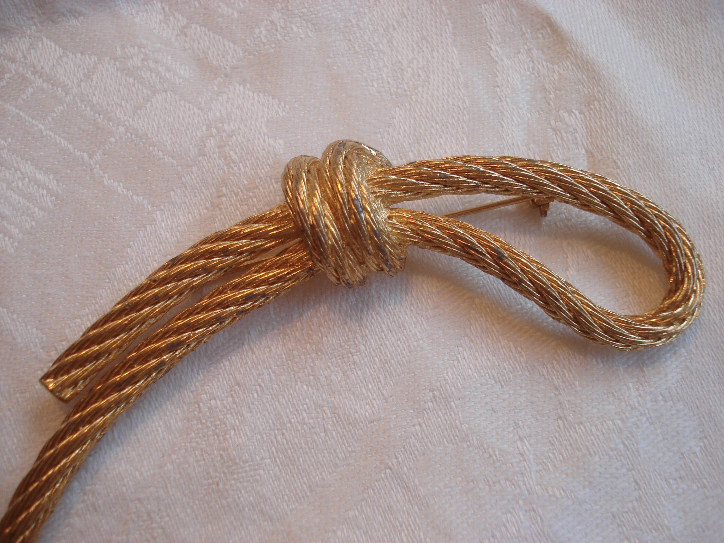 Vintage Dior Gold Twisted Rope Brooch Christian Dior Gold Tone Twisted Rope Faux Pearl Bar Pin  main image 2